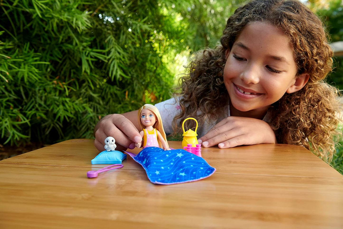 Barbie Camping Chelsea Doll and Accessories Set, Blonde Doll with Tent, Lantern, Binoculars, and Outdoor Play Pieces
