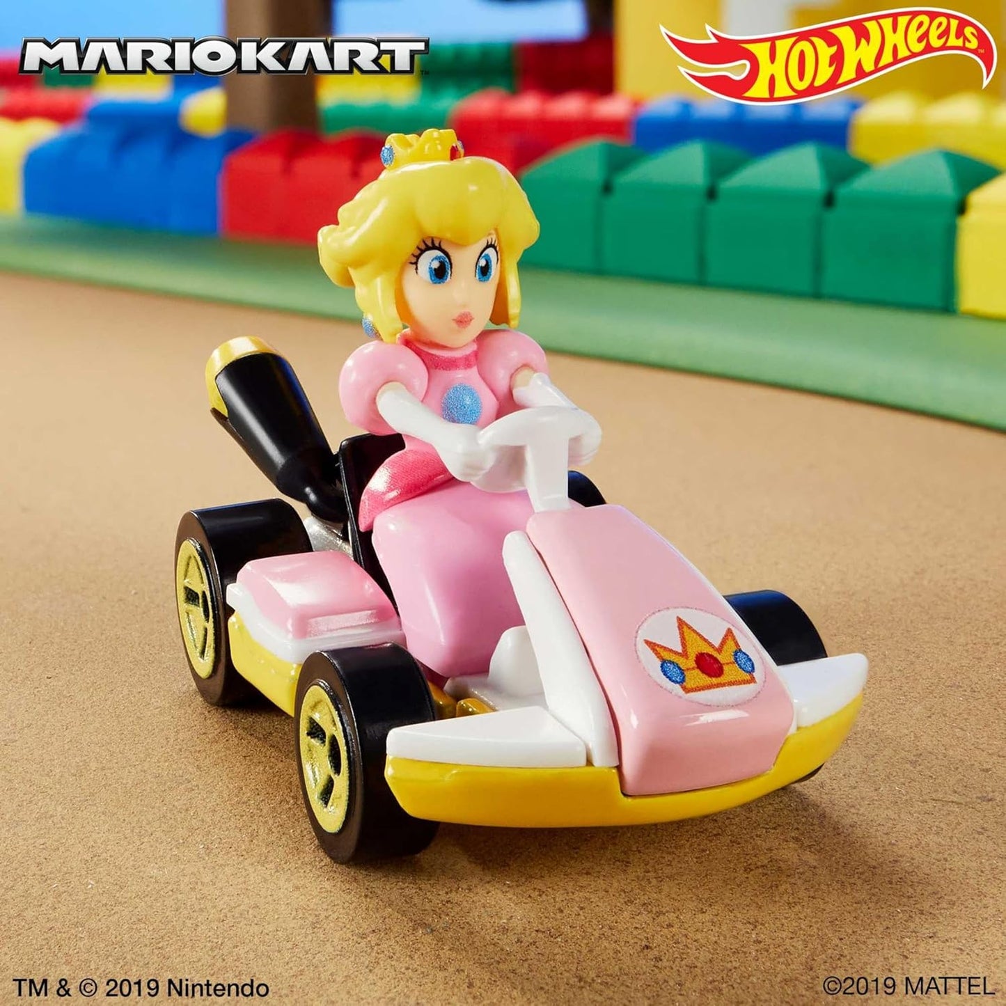 Hot Wheels Mario Kart Princess Peach Standard Kart 1:64 Die-Cast Vehicle Figure