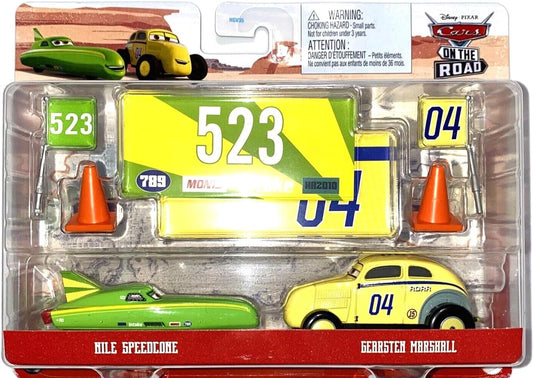 Disney Pixar Cars Fan-Favorite Die-Cast Vehicle 2-Pack Featuring Nile Speedcone and Gearsten Marshall with Race Flags and Roadside Accessories