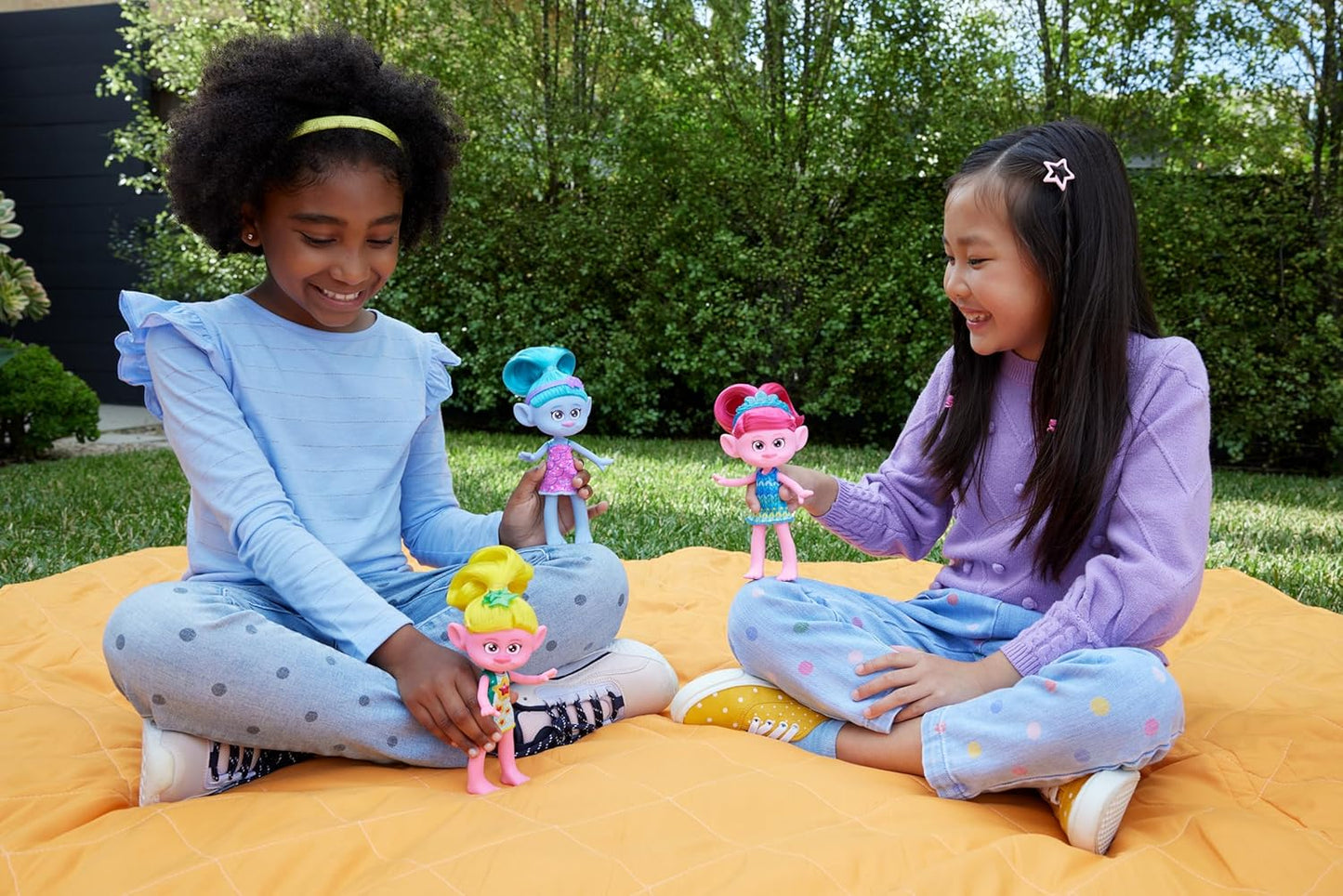 Trolls Band Together Trendsettin’ Fashion Dolls, Chenille