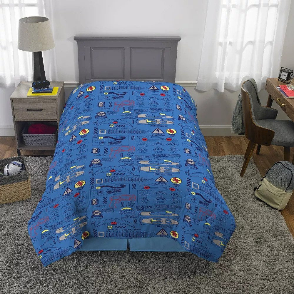 Batman Caped Classic Twin Reversible Comforter