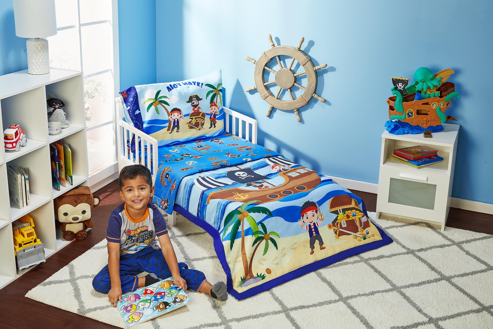 Pirates Treasure Hunt 4-Piece Toddler Bedding Set – Everyday Kids