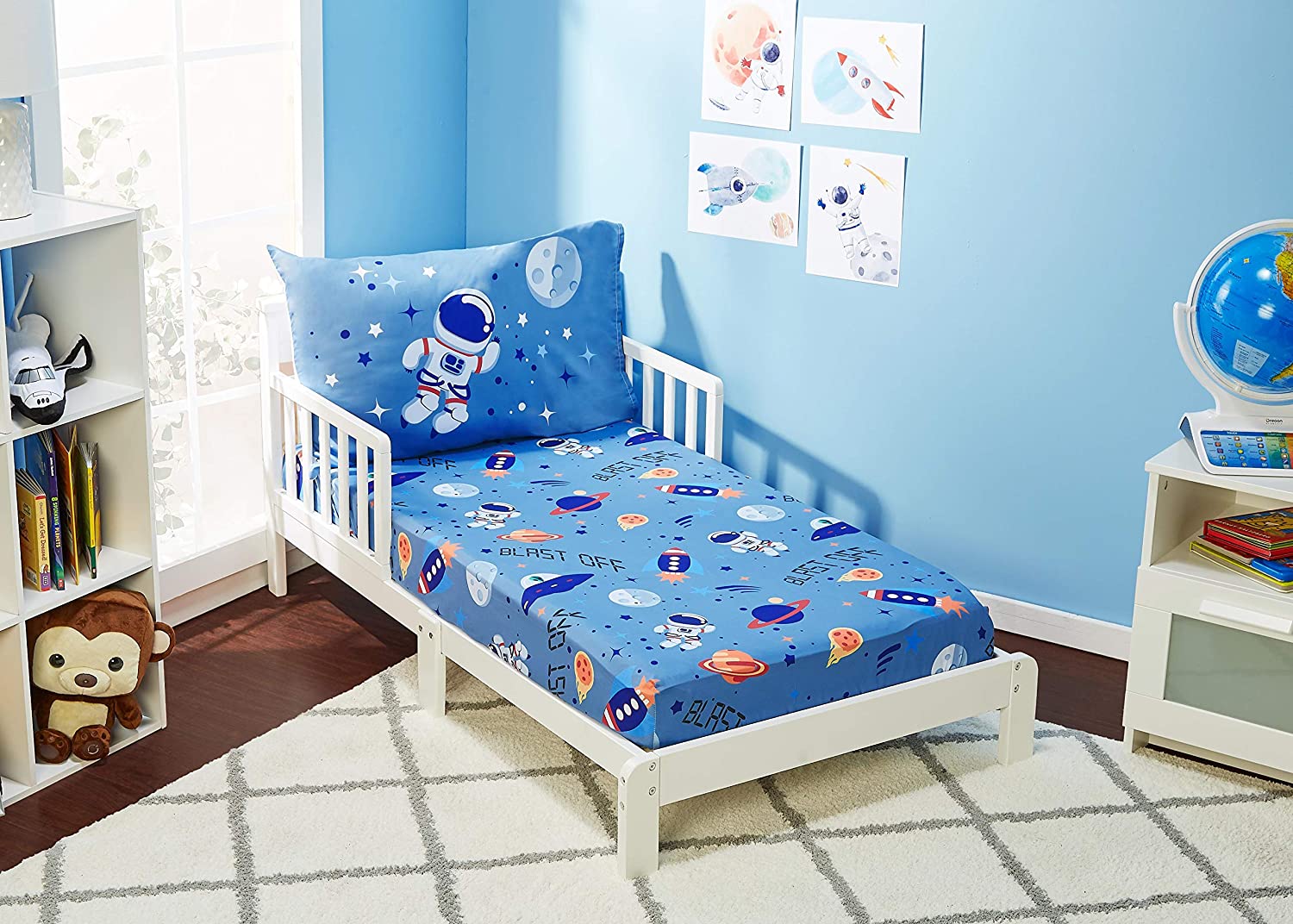 Outer Space Adventures Toddler Sheet Set full room view 2